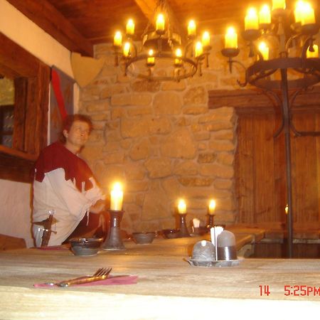 Penzion Hrad ฟรีเดก-มีสเตก ภายนอก รูปภาพ